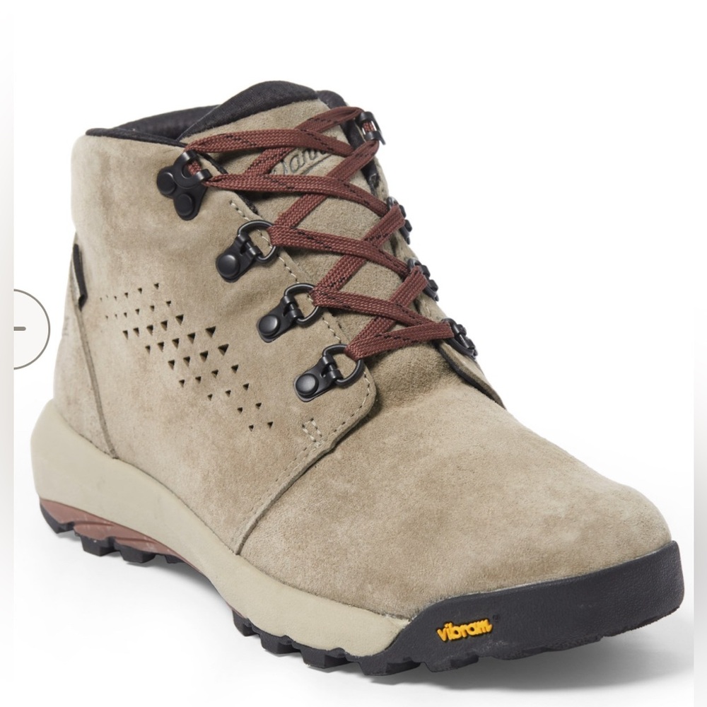 NIB Danner gray women’s Inquire Chukka Hiking Boots in size 7